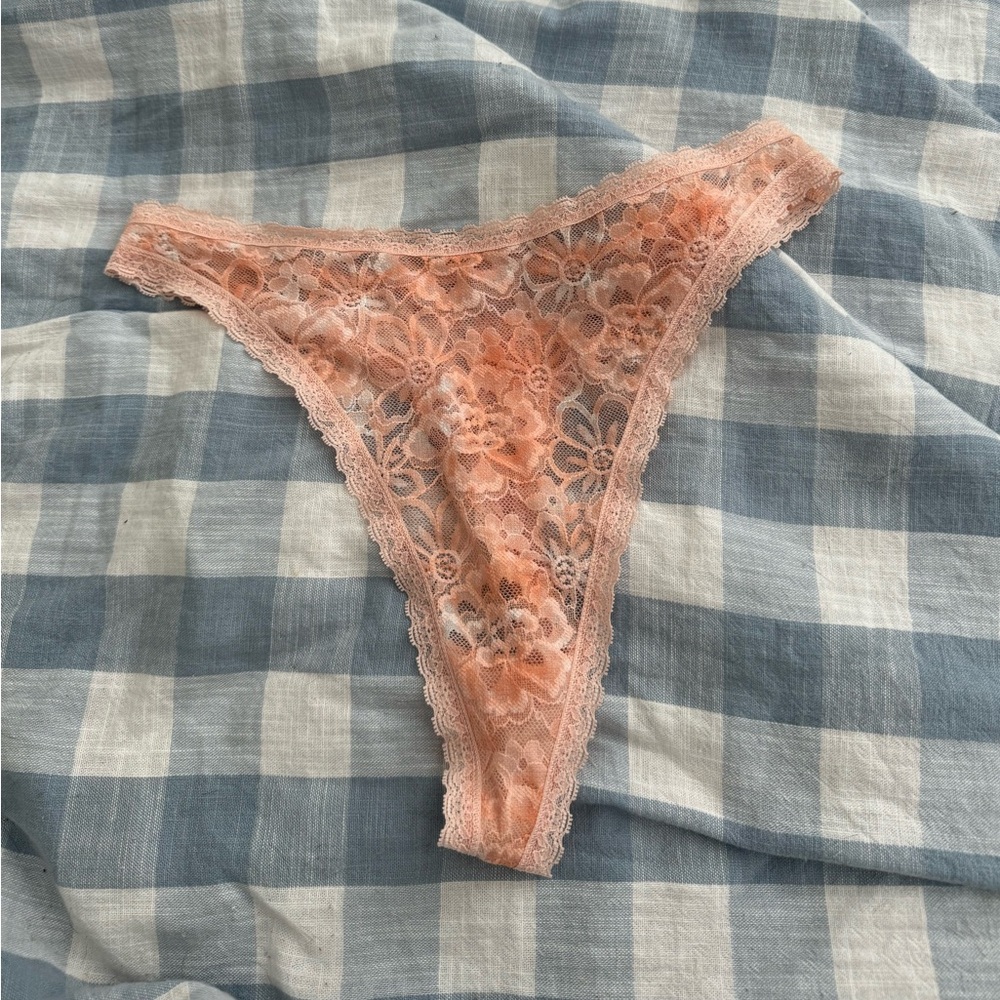 VS High Cut Lace Thong